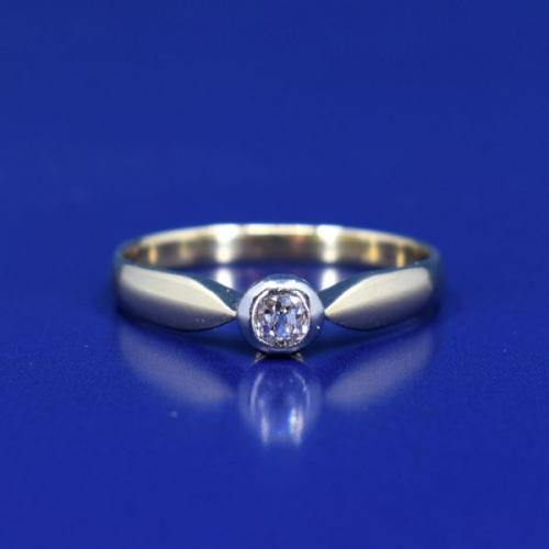 Au 585/1000, 2,45 g, brilliant cut diamond 0,10 ct Au 585/1000, 2,45 g, brilliant cut diamond 0,10 ct