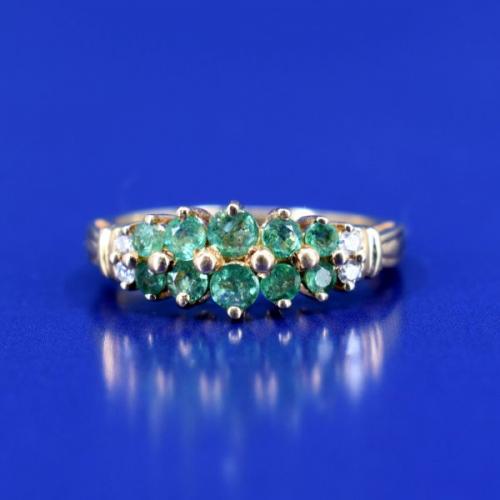 Zlatý prsten se smaragdy a brilianty Zlatý prsten se smaragdy a brilianty