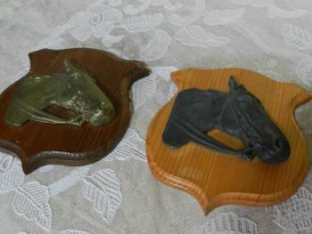 Párové plakety koní 2 kusy Párové plakety koní 2 kusy