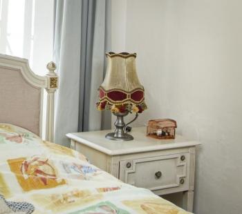 Malá stolní lampa cínová Malá stolní lampa cínová