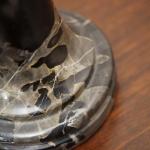 Bronzová socha Merkura na mramorovém podstavci Bronzová socha Merkura na mramorovém podstavci