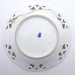 Prořezávaný ručně malovaný dekorativní talíř Prořezávaný ručně malovaný dekorativní talíř