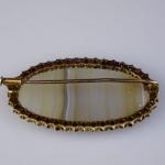 Stříbrná brož s achátem a českými granáty Stříbrná brož s achátem a českými granáty