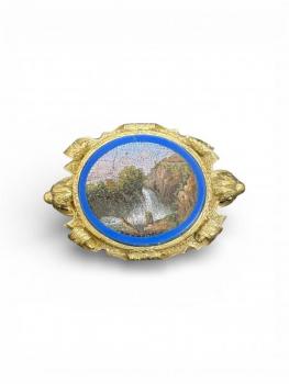 Zlatá brož s mozaikou Zlatá brož s mozaikou