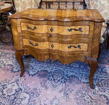 Dvoušuplíková komoda Dvoušuplíková komoda