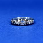 Bílozlatý prsten s brilianty Bílozlatý prsten s brilianty