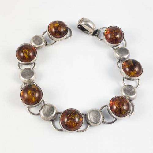 STŘÍBRNÝ NÁRAMEK S JANTAREM STŘÍBRNÝ NÁRAMEK S JANTAREM