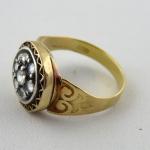 Zlatý prsten a náušnice s diamanty a stříbrem Zlatý prsten a náušnice s diamanty a stříbrem