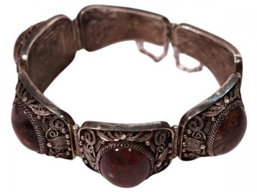 Stříbrný náramek s přírodními kameny Stříbrný náramek s přírodními kameny