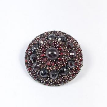 Granátová brož Granátová brož