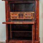 Biedermeier sekretář s tajnými zásuvkami Biedermeier sekretář s tajnými zásuvkami