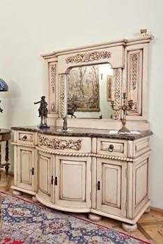 Neobarokní komoda se zrcadlem. Mramor Neobarokní komoda se zrcadlem. Mramor