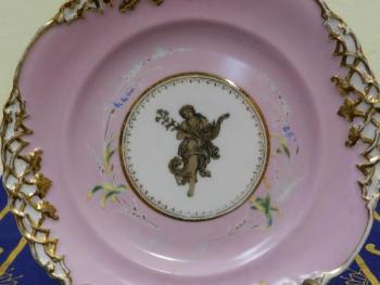 Párové růžové zlacené talíře Párové růžové zlacené talíře