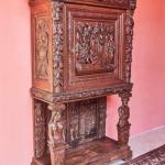 Renesanční kredenc mistrovsky vyřezávaný Renesanční kredenc mistrovsky vyřezávaný