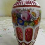 Broušená malovaná váza, přejímané sklo Broušená malovaná váza, přejímané sklo