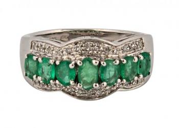 Stříbrný luxusní prsten se smaragdy a diamanty Stříbrný luxusní prsten se smaragdy a diamanty