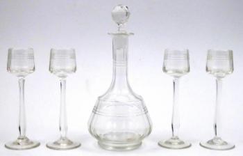 Karafa a čtyři skleničky - styl vídeňské secese Karafa a čtyři skleničky - styl vídeňské secese