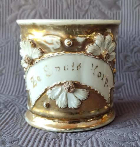 Hrnek s průsvitkou andílka Ze Svaté Hory  Hrnek s průsvitkou andílka Ze Svaté Hory