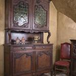 Impozantní normandská skříň z 18. století Impozantní normandská skříň z 18. století