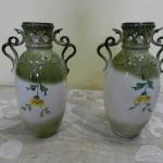 Párové vázy s motivem květin Párové vázy s motivem květin
