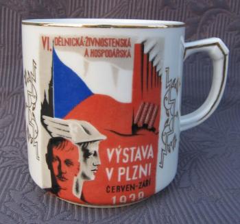 Hrnek velký - Plzeň - Výstava v Plzni 1938  Hrnek velký - Plzeň - Výstava v Plzni 1938