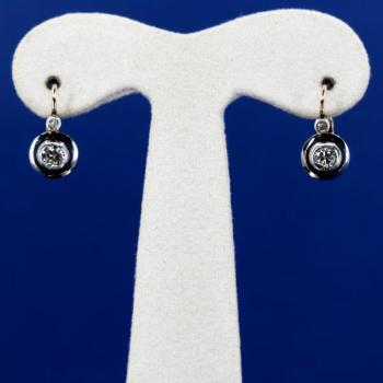 Bílozlaté náušnice s brilianty Bílozlaté náušnice s brilianty