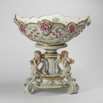 130. Figurální nástolec 130. Figurální nástolec