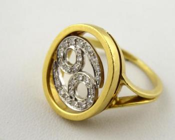 Zlatý prsten s diamanty ve znamení Zlatý prsten s diamanty ve znamení