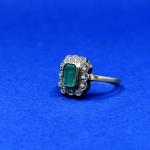 Zlatý prsten se smaragdem, Au 585/1000/ 3,65 g Zlatý prsten se smaragdem, Au 585/1000/ 3,65 g