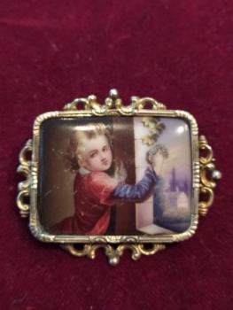 Brož s porcelánovou miniatrurou Brož s porcelánovou miniatrurou