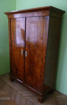 Skříň Biedermeier  Skříň Biedermeier