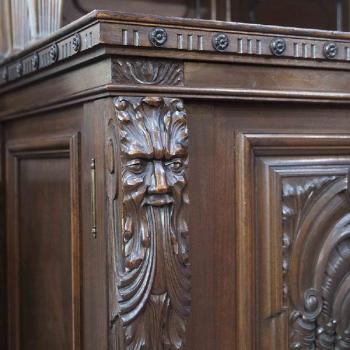 Bohatě řezbovaný francouzský bufet Bohatě řezbovaný francouzský bufet