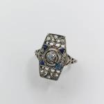 Zlatý prsten s diamanty a safírem Zlatý prsten s diamanty a safírem