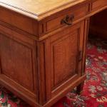 Starožitný psací stůl z dubu velký Starožitný psací stůl z dubu velký