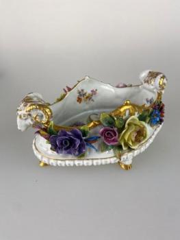 Porcelánová doza zdobená Porcelánová doza zdobená