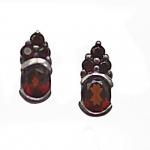 Stříbrné náušnice s červeným kamenem Stříbrné náušnice s červeným kamenem