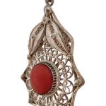 STŘÍBRNÝ FILIGRÁNOVÝ PŘÍVĚSEK S PŘÍRODNÍM KORÁLEM STŘÍBRNÝ FILIGRÁNOVÝ PŘÍVĚSEK S PŘÍRODNÍM KORÁLEM