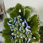 Nástolec + 6 misek s dekorem vinné révy Nástolec + 6 misek s dekorem vinné révy