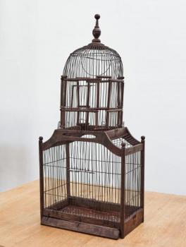 Starožitná ptačí klec s architektonickou kupolí Starožitná ptačí klec s architektonickou kupolí