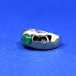 Zlatý prsten se smaragdem Zlatý prsten se smaragdem