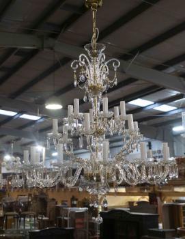 Velký křišťálový lustr - 4 ks Velký křišťálový lustr - 4 ks