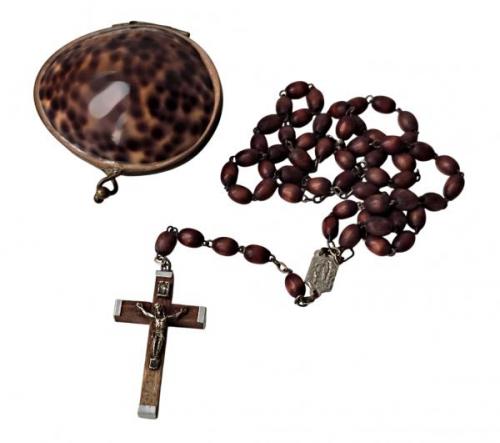 Růženec v původní etui - žíhaná mušle Růženec v původní etui - žíhaná mušle