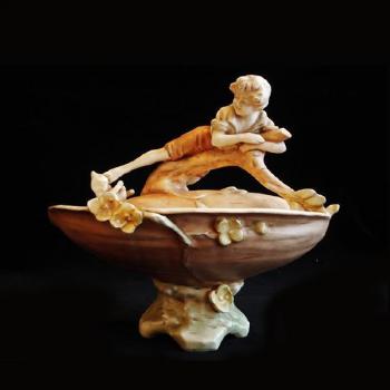 Nástolec ”Chlapec s kotětem” Nástolec ”Chlapec s kotětem”