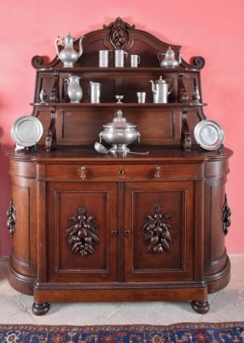 Soubor cínového nádobí z 19. století Soubor cínového nádobí z 19. století