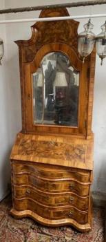 Kořenicový sekretář  Kořenicový sekretář