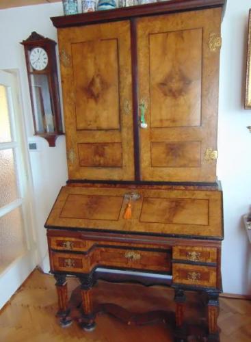 Sekretář zámeckého typu 18 století Sekretář zámeckého typu 18 století