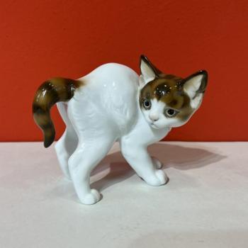 Rosenthal, stojící kočka Rosenthal, stojící kočka