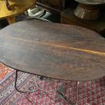 Stůl se stojanem na víno  Stůl se stojanem na víno