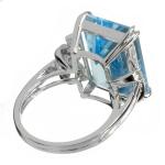 Zlatý prsten s topazem a brilianty Zlatý prsten s topazem a brilianty