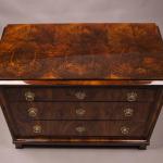 Biedermeierová komoda cca 1830 – ořechová kořenice Biedermeierová komoda cca 1830 – ořechová kořenice